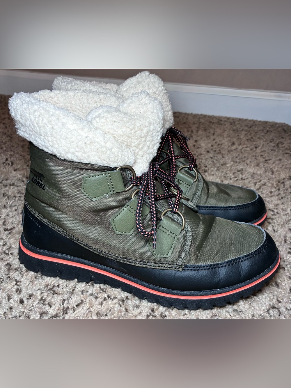 Sorel Cozy Carnival Snow Boots Waterproof Fleece Army Green / Black Women’s 7